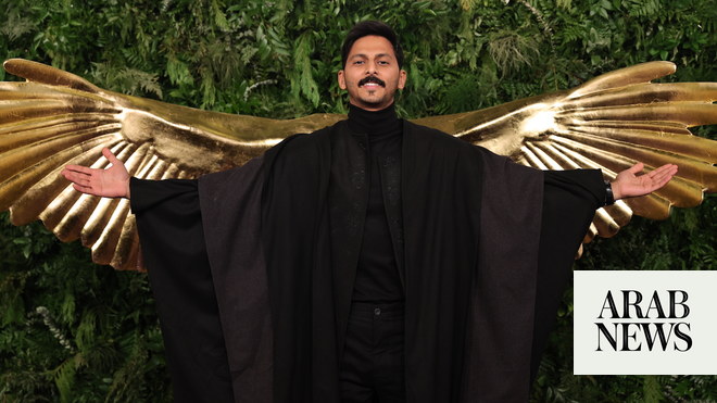 الممثل السعودي محمد الشهري يناقش أغنيته “بلاد المليون دولار” “دريش هعيمق”