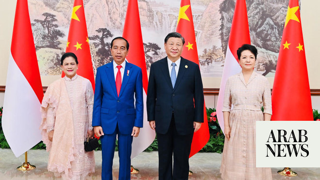 Presidents of Indonesia and China meet to discuss joint projects and regional politics