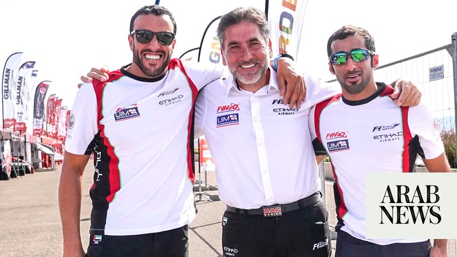 يكافح فريق أبو ظبي للحفاظ على آمال لقب F1 Powerboating