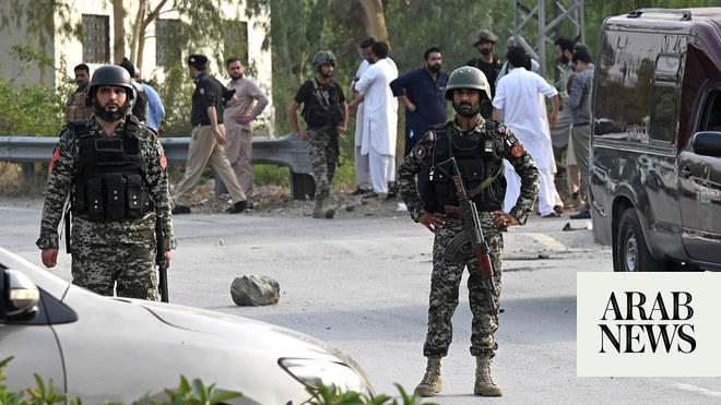 قتلت قوات الأمن بالرصاص 10 مسلحين في شمال غرب باكستان: الجيش