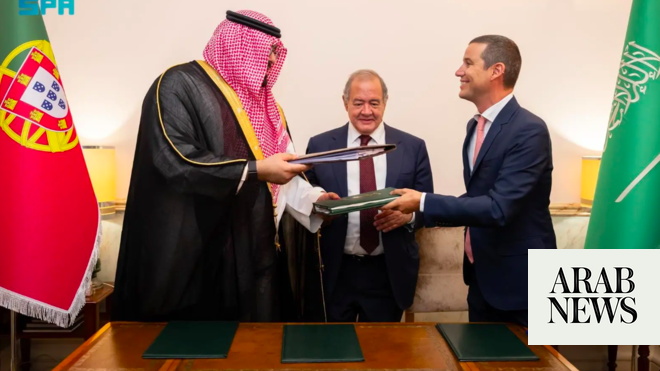 السعودية والبرتغال توقعان اتفاقية لزيادة التعاون في قطاع الطيران