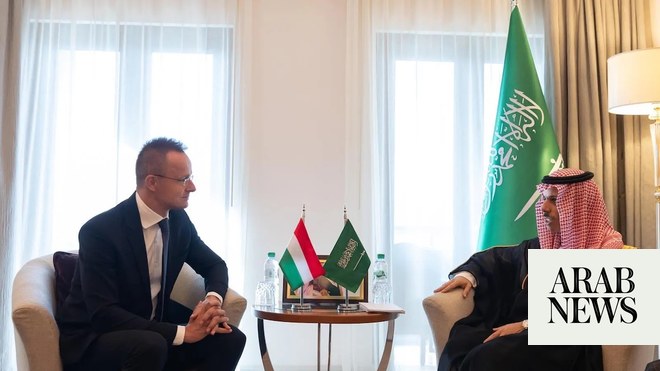 Saudo Arabijos užsienio reikalų ministras Maskate susitinka su Vengrijos ir Lietuvos kolegomis