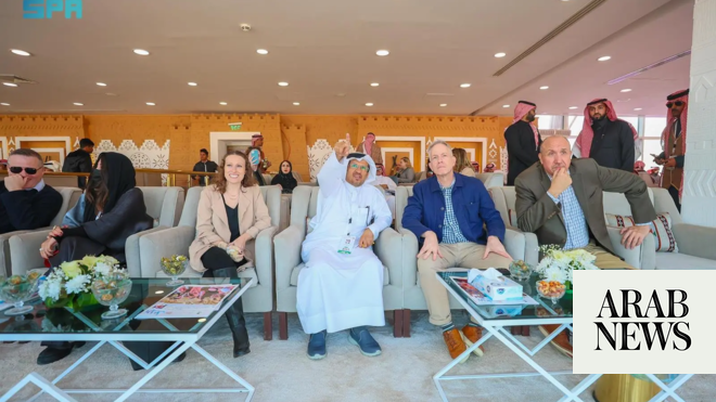 وحضر سفير الولايات المتحدة لدى السعودية الملك عبد العزيز مهرجان الإبل