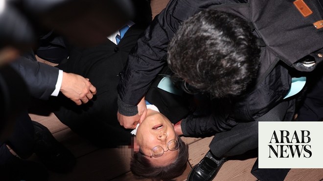 وسائل إعلام: تعرض زعيم المعارضة في كوريا الجنوبية للطعن في رقبته