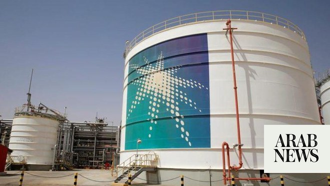 وانخفضت أسعار النفط الخام العربي الخفيف الذي تنتجه أرامكو لآسيا إلى أدنى مستوى في 27 شهرًا
