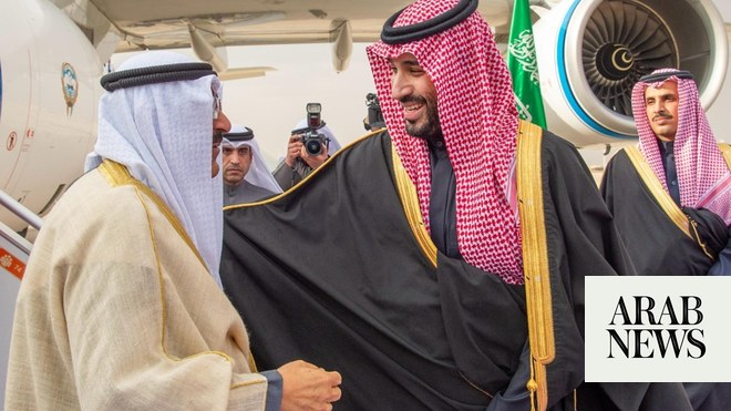 أمير الكويت يصل إلى السعودية في أول زيارة رسمية له