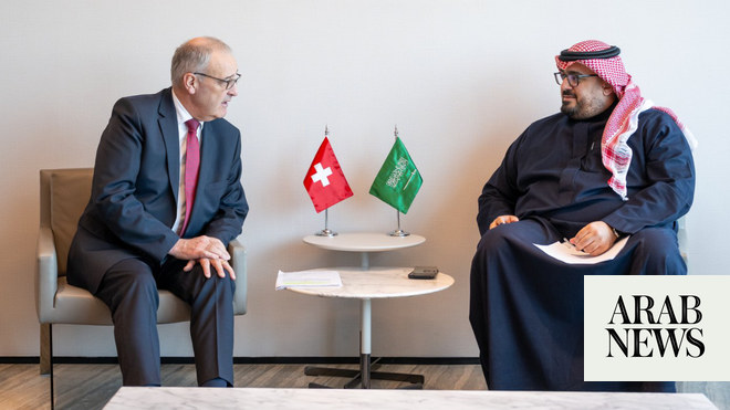 وزير الاقتصاد يلتقي المستشار الفيدرالي السويسري في الرياض