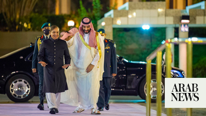وقال رئيس الوزراء شريف إن العلاقات الباكستانية السعودية ستحظى بالأولوية بالنسبة للشراكة الاقتصادية
