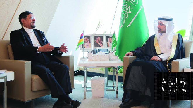 وزير الصحة السعودي يجتمع مع سفير موريشيوس