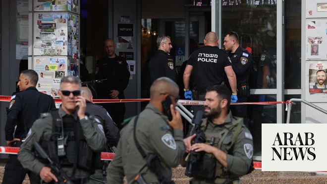 الشرطة الإسرائيلية تقول إنها قتلت منفذ الهجوم بسكين في محطة الحافلات