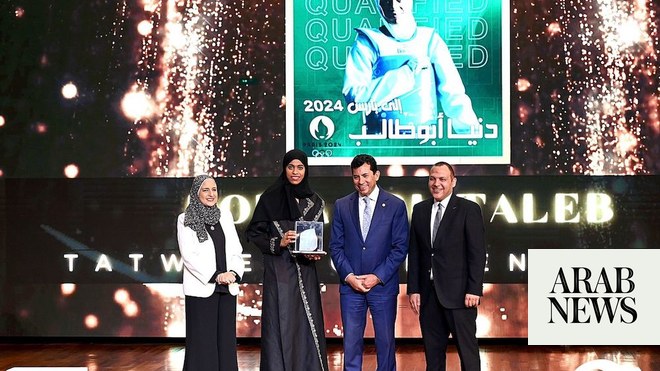 لاعبة التايكوندو السعودية دنيا أبو طالب تفوز بجائزة أفضل إنجاز عربي