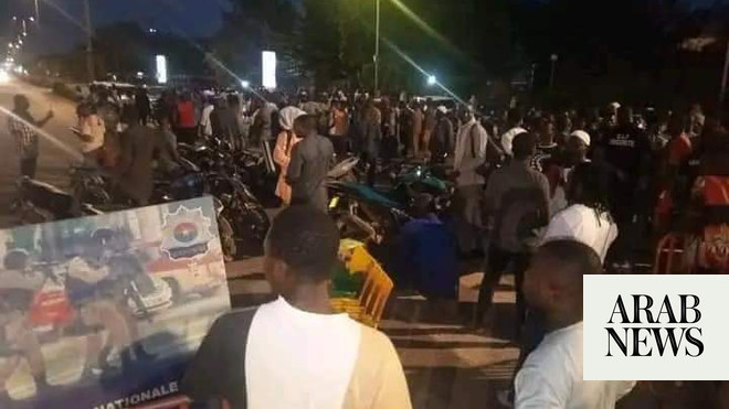 واحتشد الموالون لبوركينا فاسو حول الرئيس بعد إطلاق النار