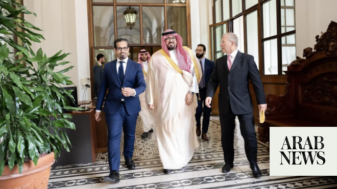 وزير الاقتصاد السعودي يبحث التجارة مع مسؤول إيطالي