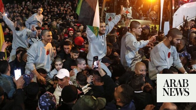 Einige im Rahmen des Waffenstillstands freigelassene palästinensische ...