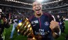 AP Source: Mbappé to stay at PSG after rejecting Real Madrid