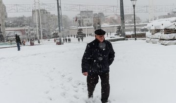 Heavy snowfall paralyzes Istanbul