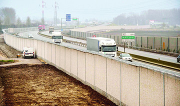 UK-funded anti-migrant wall completed in Calais