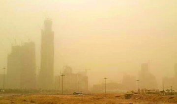 Sandstorm hits vehicular traffic in Riyadh