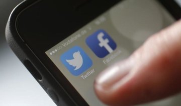 Social media junkies feel more isolated, new study says