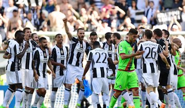Juventus clinches record 6th straight Serie A crown