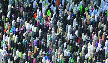 Women’s contribution: Over 2,000 Saudi volunteers serve Hajj pilgrims