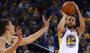 Curry goes on a shooting spree as Warriors top Nuggets for 5th straight NBA game win