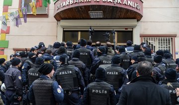 Turkey detains 91, including politicians, journalists, over Syria comments