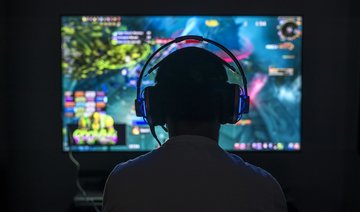Video games linked to violence, Trump tells industry