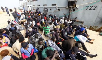 Hundreds of migrants picked up between Libya and Italy