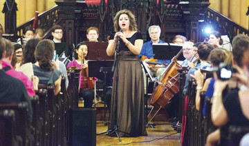 Syrian opera singer performs with US refugee orchestra
