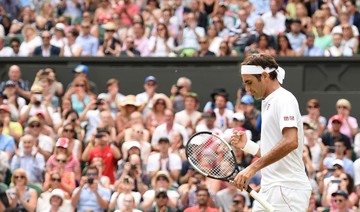 Roger Federer wins and takes sets streak to 26 at Wimbledon