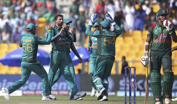 Bangladesh bat against Pakistan in must-win game