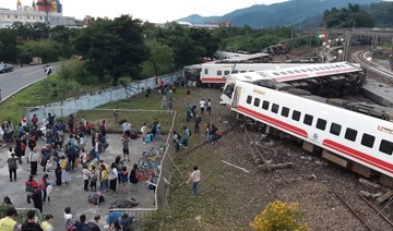 Taiwan train derails, killing 18 and injuring 160