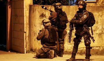Israeli troops arrest dozens in West Bank