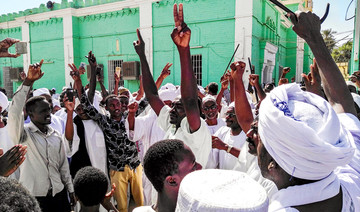Al-Bashir vows to bring peace as demos called in Sudan's war zones