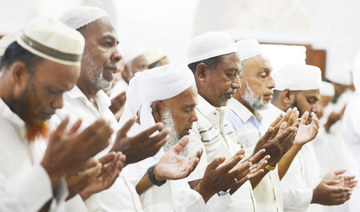 Sri Lanka’s Muslims defy mosque ‘ban’ to pray for peace