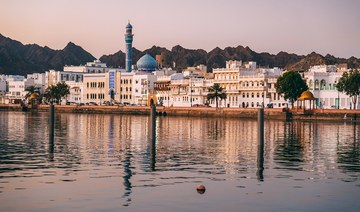 Two Omanis arrested for allowing more than 1,300 expats to work illegally