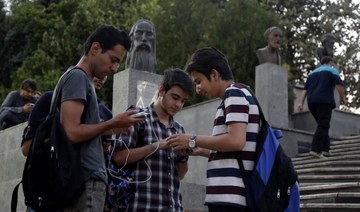 Iranians manage to surf the web despite tide of censorship