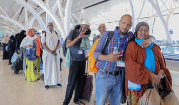 US pilgrims fly out of Jeddah