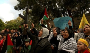 Peace deal ‘will not pass,’ Palestinian exiles vow