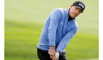 Taylor takes 1-shot lead over Mickelson at Pebble Beach