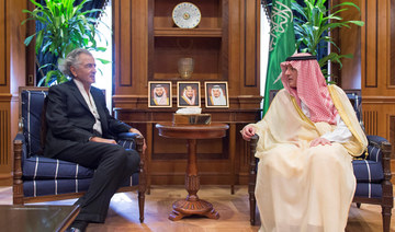 Saudi minister meets French writer in Riyadh