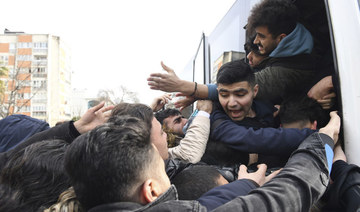 Greece blocks 35,000  migrants,  plans to  deport arrivals after March 1