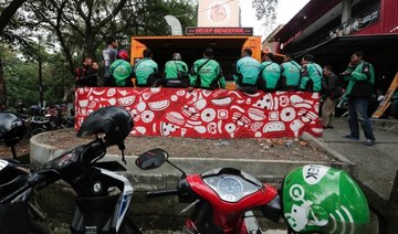 Jakarta’s food stalls distribute free meals to low-income families