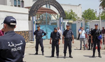 Algeria mobilizes prisoners to make coronavirus protection gear