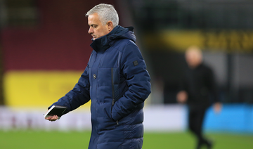 Mourinho dismisses talk of Tottenham as title contenders