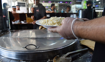 A Kuwaiti NGO fights food waste while feeding needy households