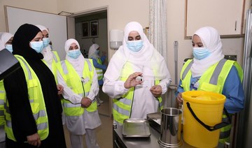 Oman launches COVID-19 vaccination campaign