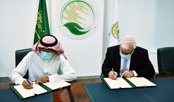 Saudi aid agency signs agreements to help people of Yemen and Lebanon