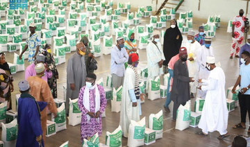 Some 2,726 families benefited from the Ramadan food baskets distributed by KSrelief on Friday in Benin. (SPA)